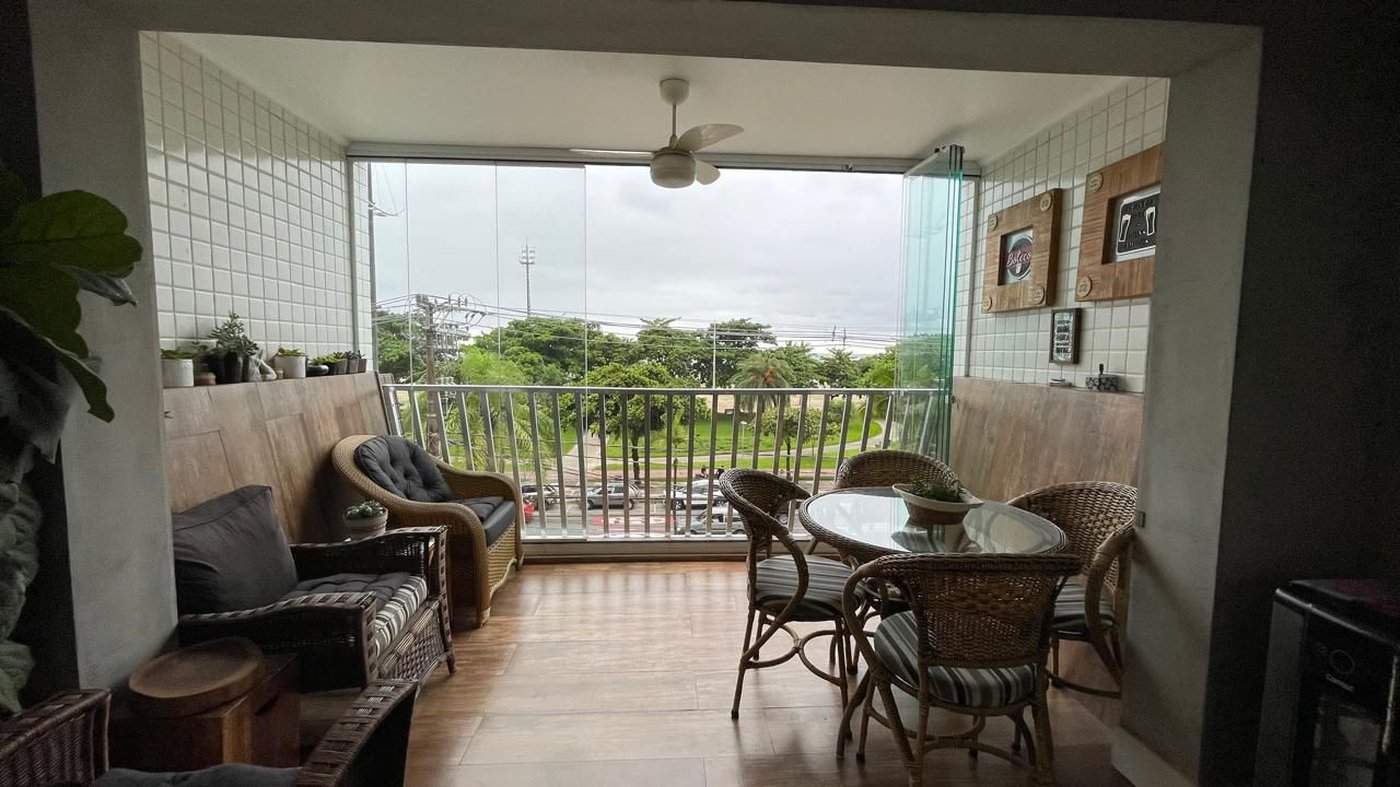 Apartamento com 3 dormitórios frente a praia à venda, 161 m² por R$ 2.200.000 - Gonzaga - Santos/SP