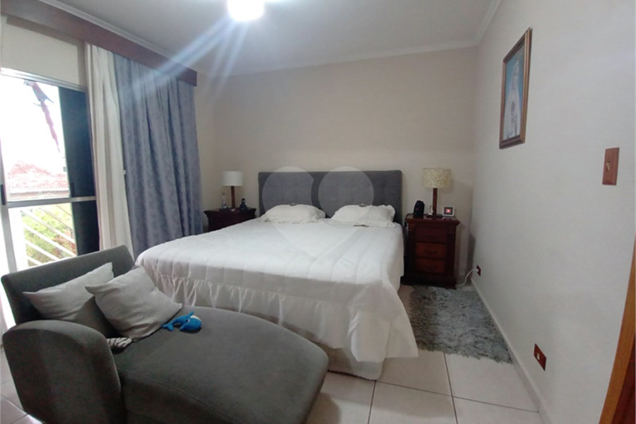 Sobrado à venda com 4 quartos, sendo 1 suíte, em Tremembé, São Paulo, SP