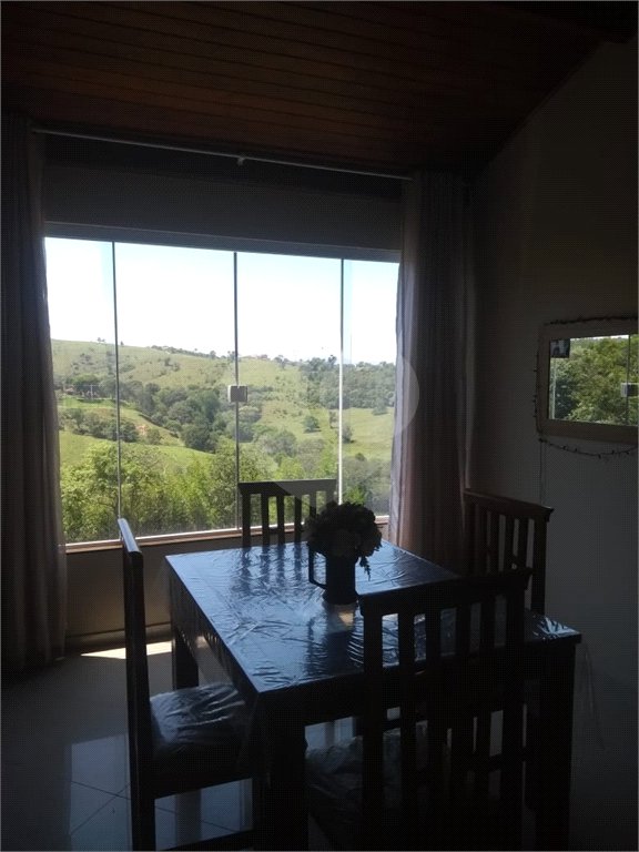 Casa à venda com 3 quartos, sendo 2 suítes,  no condomínio Vale do Sol, Bom Jesus dos Perdões - SP