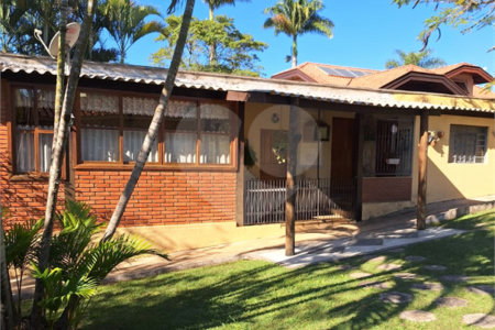 Casa em condomínio à venda com 4 quartos, sendo 2 suítes, no Centro, Bom Jesus dos Perdões, SP