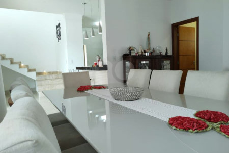 Casa à venda com 4 quartos, sendo 2 suítes, no condomínio Primavera, Salto - SP