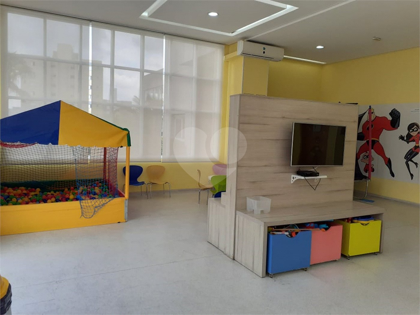 Apartamento à venda com 3 quartos, sendo 1 suíte,  em Vila Leonor, São Paulo, SP