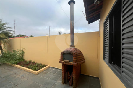Casa à venda com 5 quartos, sendo 1 suíte, no Centro, Itapetininga, SP