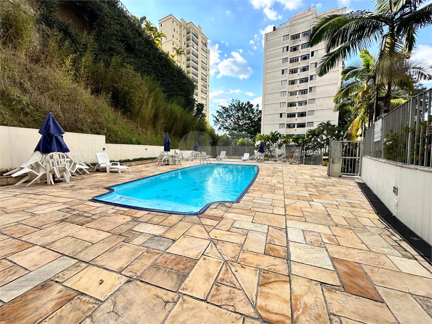 Apartamento à venda com 3 quartos em Jardim Londrina, São Paulo, SP