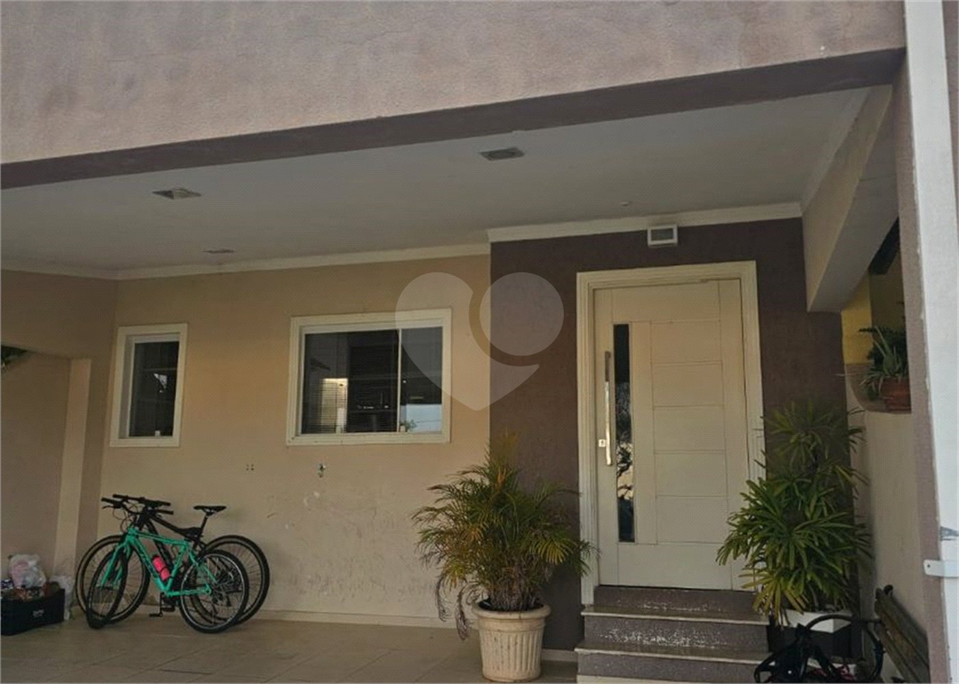 Casa à venda com 3 quartos, sendo 1 suíte, no condomínio Parque das Árvores, Sorocaba - SP