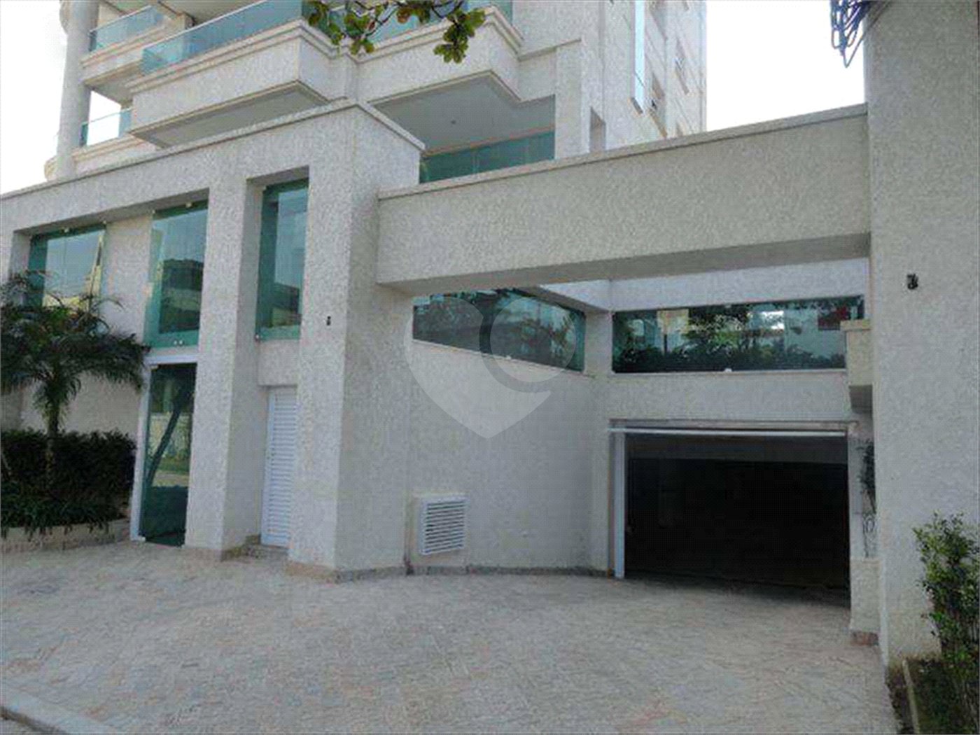 Apartamento à venda com 3 suítes em Jardim Virgínia, Guarujá, SP