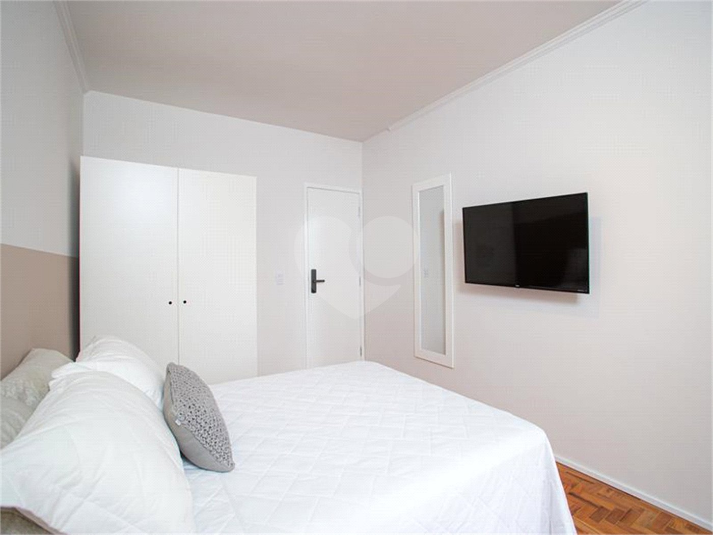 Apartamento à venda com 4 quartos, sendo 2 suítes, em Pinheiros, São Paulo, SP