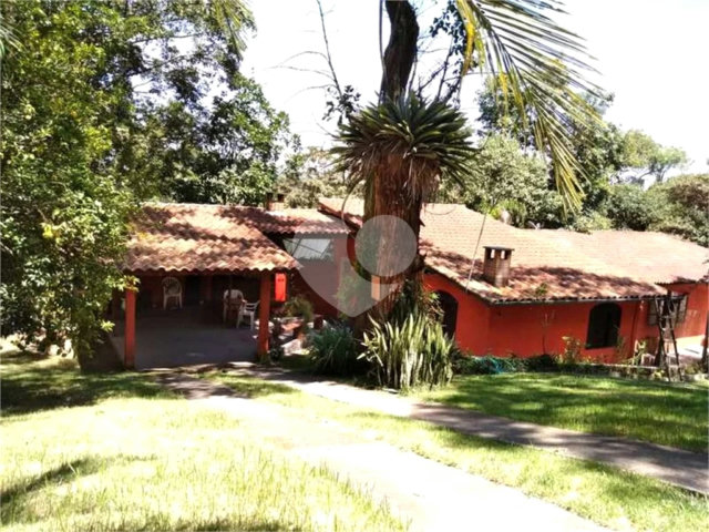 Casa Térrea à venda com 5 quartos, sendo 4 suítes,  em Serra da Cantareira, Mairiporã, SP