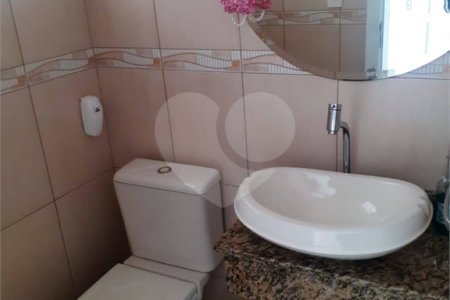 Sobrado à venda com 3 quartos, sendo 1 suíte, em Parque Santana, Mogi das Cruzes, SP