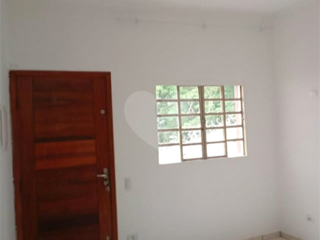 Sobrado à venda com 3 quartos, sendo 1 suíte,  em Jardim Las Vegas, Santo André, SP