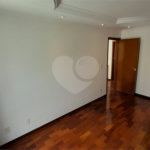 Casa à venda com 3 quartos, sendo 1 suíte, no condomínio Residencial Jardins, São Bernardo do Campo - SP