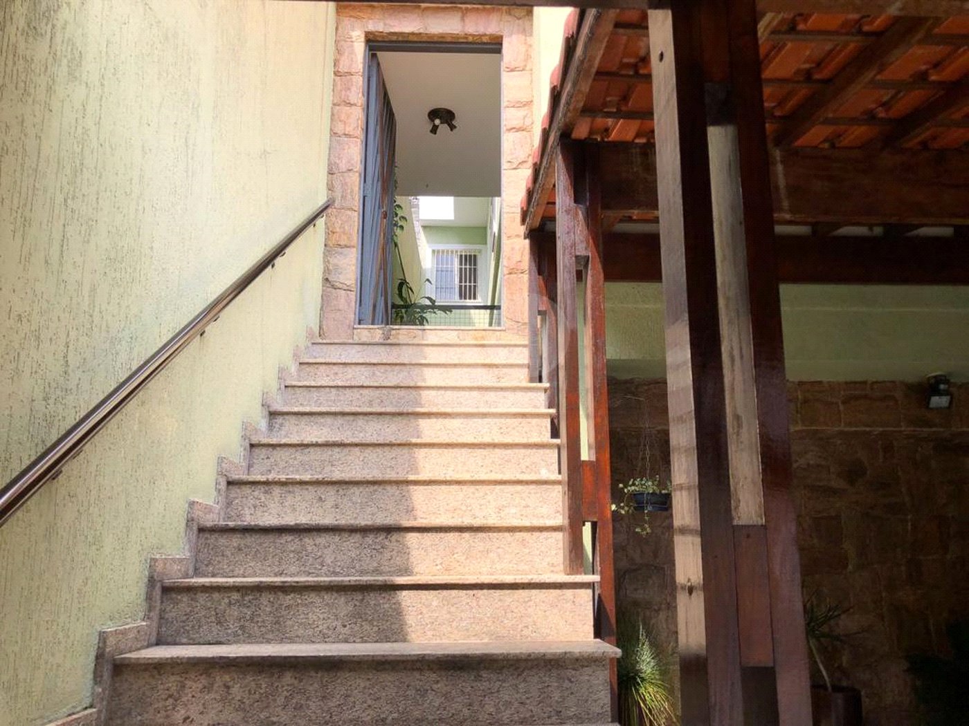 Sobrado à venda com 3 quartos, sendo 1 suíte, em Horto, São Paulo, SP