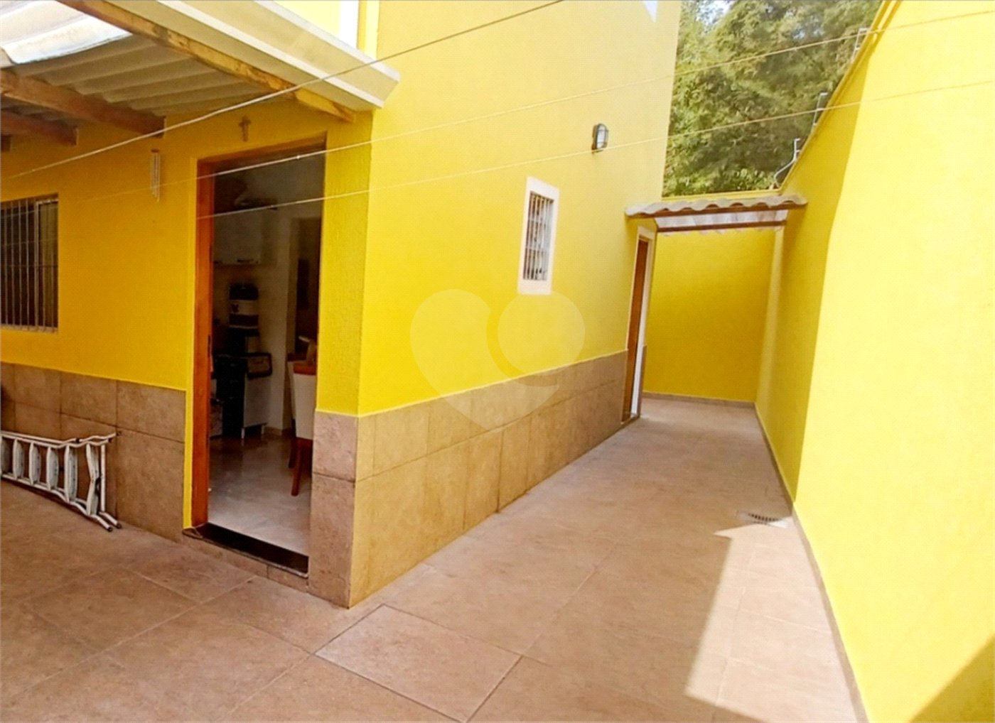 Casa à venda com 2 quartos, sendo 1 suíte, no condomínio Residencial Mirage, Mogi das Cruzes - SP