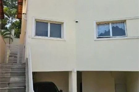 Casa à venda com 3 quartos, sendo 2 suítes, no condomínio Vila Borghese, São Paulo - SP