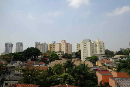 Casa à venda com 3 quartos, sendo 1 suíte, em Jardim Londrina, São Paulo, SP