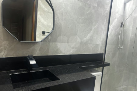 Sobrado à venda com 3 quartos, sendo 1 suíte,  em Vila Romanópolis, Ferraz de Vasconcelos, SP