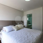 Apartamento à venda com 3 quartos, sendo 1 suíte, em Jardim Marajoara, São Paulo, SP