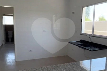 Casa à venda com 2 quartos em Chácara Holiday, Itaquaquecetuba, SP