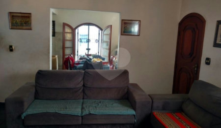 Sobrado à venda com 4 quartos, sendo 1 suíte,  em Vila Vitório Mazzei, São Paulo, SP