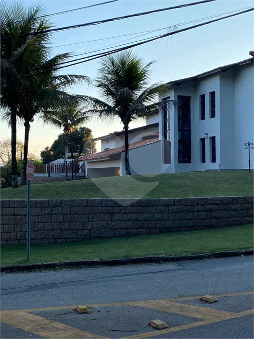 Casa à venda ou para alugar com 4 suítes no condomínio Estância Marambaia, Vinhedo - SP
