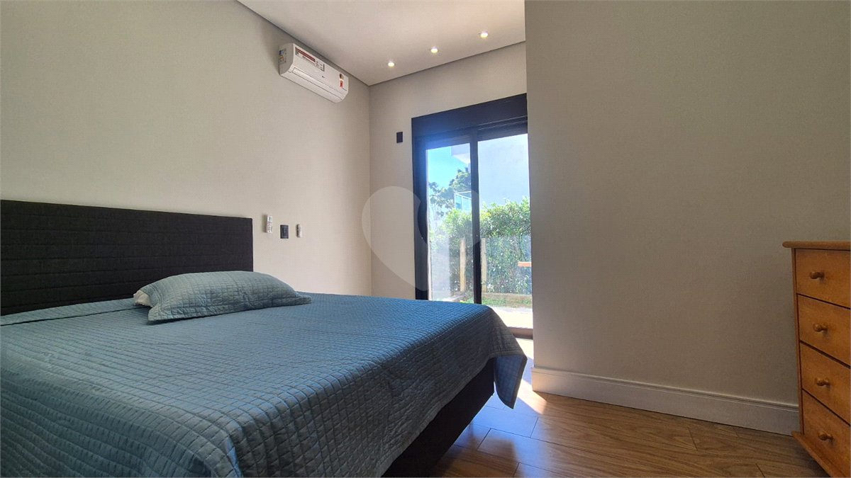 Casa à venda com 5 quartos, sendo 3 suítes, no condomínio Residencial Vale do Lago, Sorocaba - SP