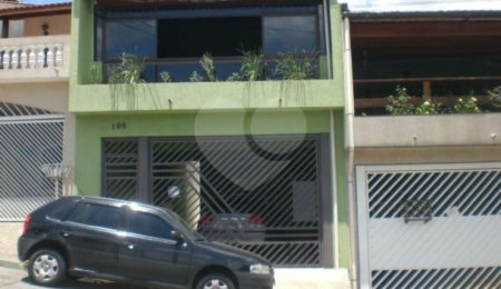 Sobrado à venda com 3 quartos, sendo 1 suíte,  em Jardim Peri, São Paulo, SP