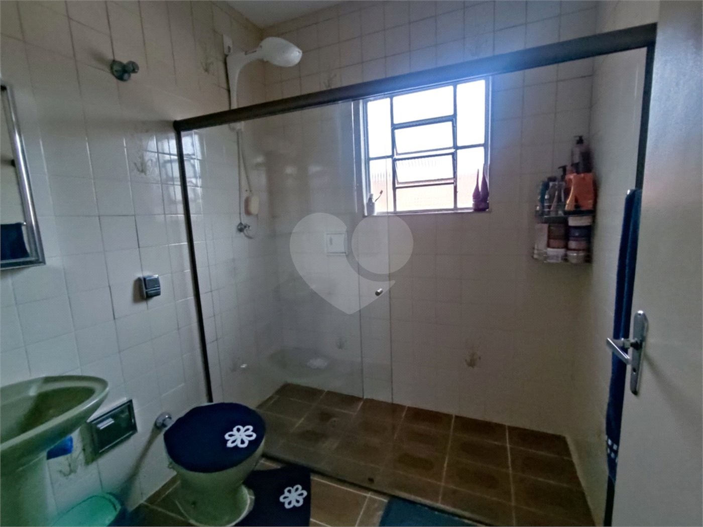 Sobrado à venda com 3 quartos, sendo 1 suíte, em Tremembé, São Paulo, SP