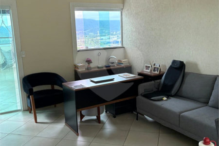 Casa à venda com 4 suítes em Vila Lavínia, Mogi das Cruzes, SP