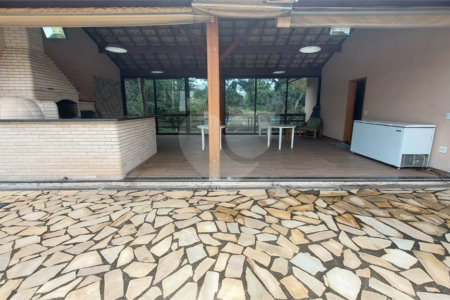 Casa à venda com 4 quartos, sendo 1 suíte, no condomínio Marf II, Bom Jesus dos Perdões - SP