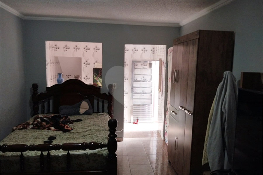 Casa à venda com 4 quartos, sendo 2 suítes, em Vila Santa Margarida, Ferraz de Vasconcelos, SP