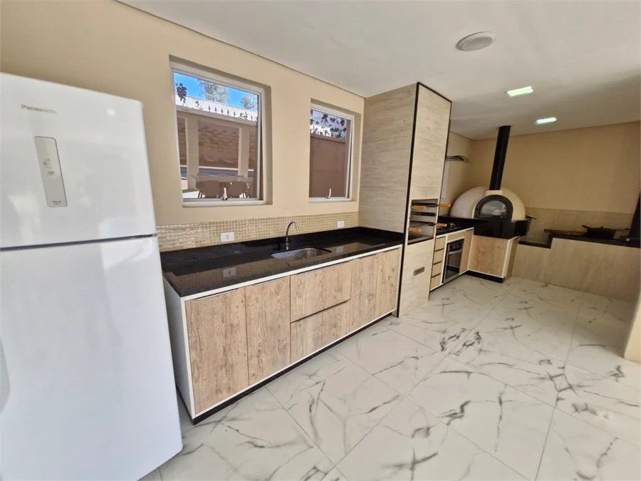 Casa à venda com 4 suítes no condomínio Villa Viana II, Cotia - SP