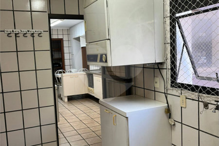 Apartamento à venda com 4 suítes em Vila Uberabinha, São Paulo, SP