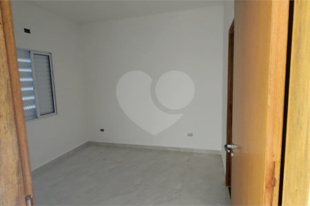 Casa à venda com 2 suítes no condomínio Vilagio, Atibaia - SP