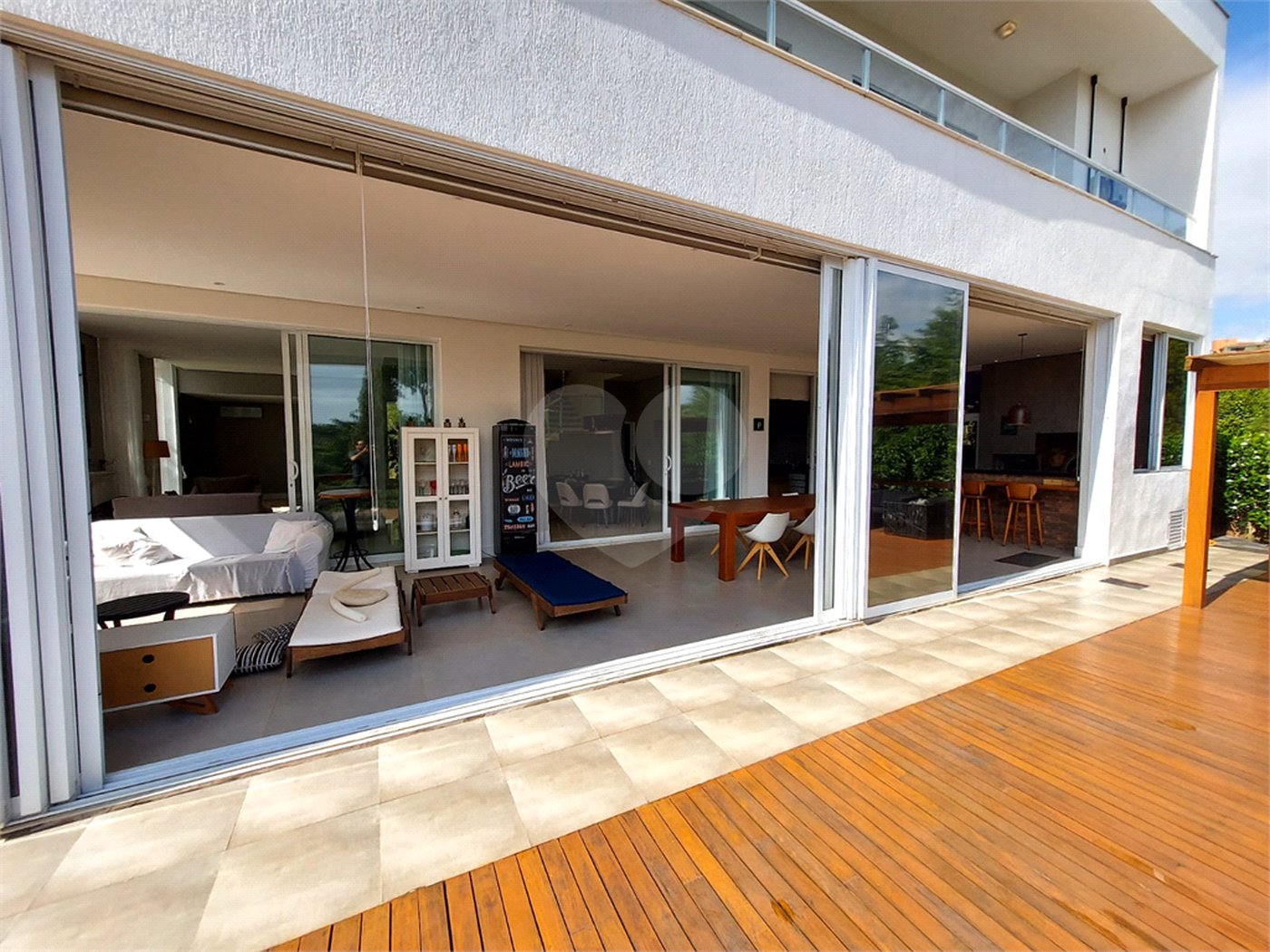 Casa à venda ou para alugar com 4 suítes no condomínio Jardim Primavera, Louveira - SP