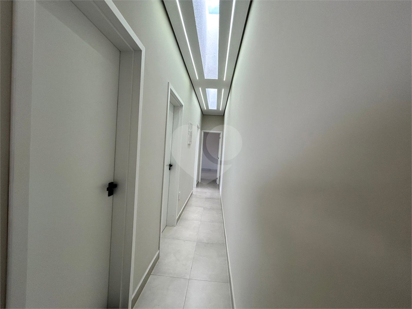 Casa à venda com 3 quartos, sendo 1 suíte, no condomínio Villagio Wanel, Sorocaba - SP