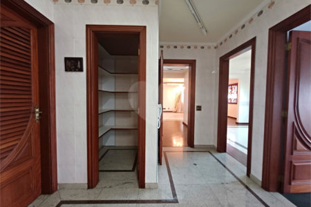 Casa à venda com 6 suítes no condomínio Portal da Raposo, Sorocaba - SP