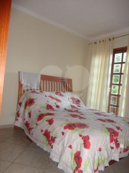 Casa à venda com 3 quartos, sendo 1 suíte,  em Parque Monte Alegre, Taboão da Serra, SP
