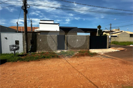 Casa à venda com 3 quartos, sendo 1 suíte,  em Flanboyant Residencial Park, Ponta Porã, MS
