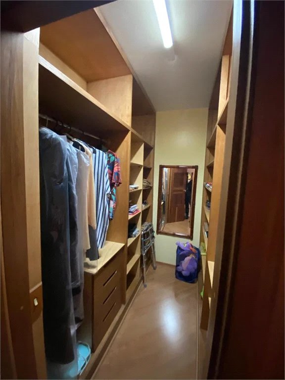 Apartamento à venda com 4 quartos, sendo 2 suítes, em Pinheiros, São Paulo, SP