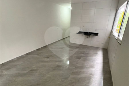 Casa à venda com 3 quartos, sendo 1 suíte, no condomínio Felipe Camarao, Poá - SP