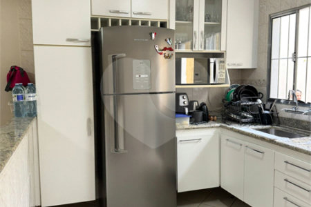 Casa à venda com 3 quartos, sendo 1 suíte, em Vila Constança, São Paulo, SP