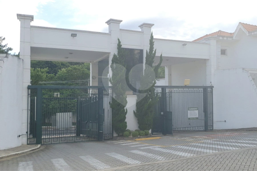 Casa à venda com 3 quartos, sendo 1 suíte,  no condomínio Forest Hills, Guarulhos - SP