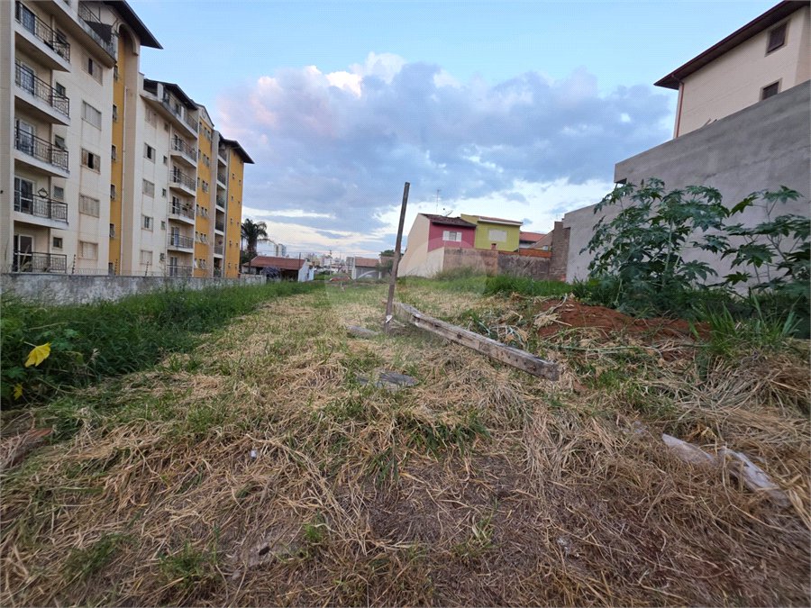 Terreno no Jd. Gibertoni, próximo ao SESC e ao Shopping