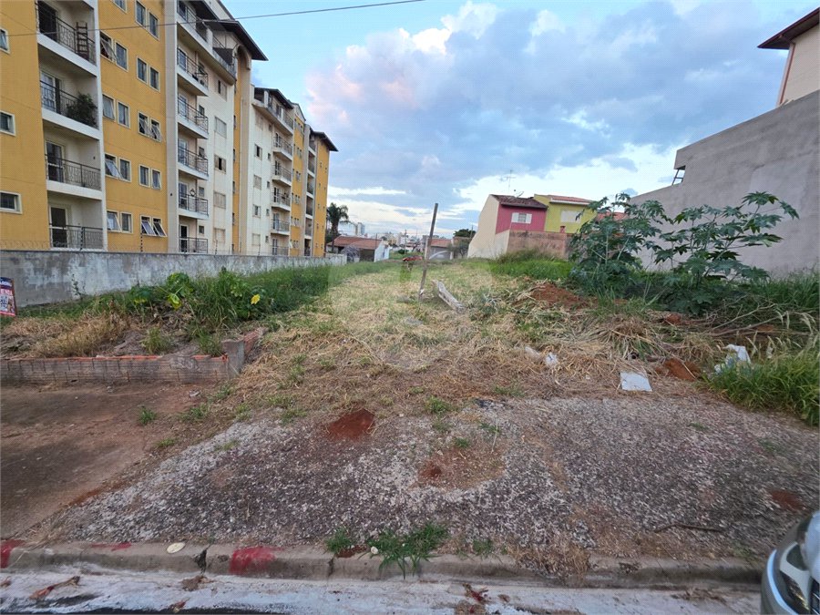 Terreno no Jd. Gibertoni, próximo ao SESC e ao Shopping