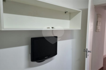 Apartamento à venda com 3 quartos, sendo 1 suíte,  em Alto da Boa Vista, São Paulo, SP