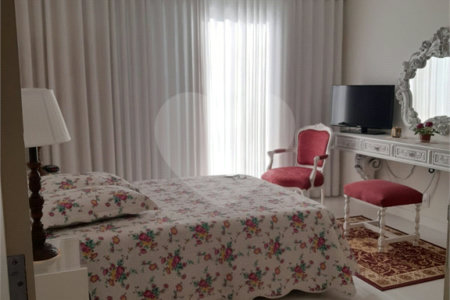 Casa à venda com 5 suítes no condomínio Ipe Velho, Vinhedo - SP