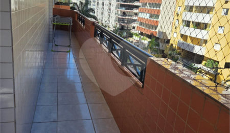 Apartamento à venda com 2 quartos, sendo 1 suíte,  em Canto do Forte, Praia Grande, SP