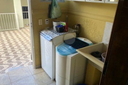 Casa à venda com 3 quartos, sendo 2 suítes,  em Jardim do Lago, Atibaia, SP