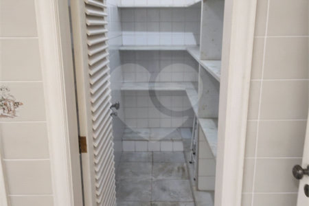 Casa à venda com 4 suítes no condomínio Estância Marambaia, Vinhedo - SP