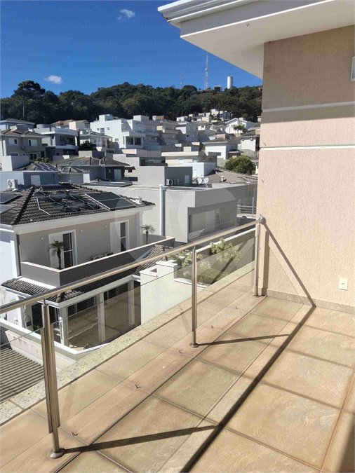 Casa à venda com 3 suítes no condomínio Portal do Jequitibá, Valinhos - SP